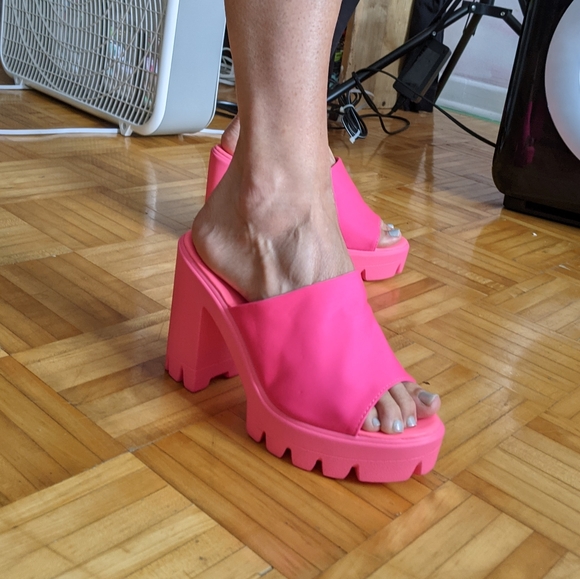 Neon pink slip on platform sandals. - Picture 4 of 4